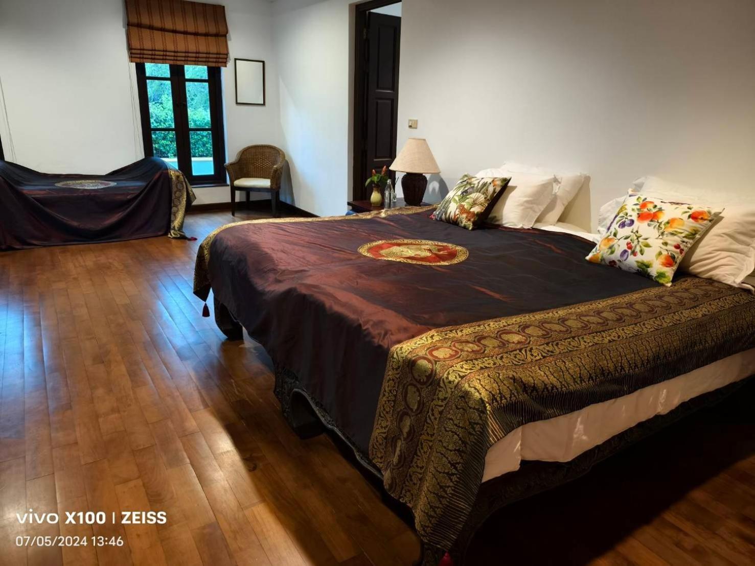 Bed & Breakfast Project 17 *