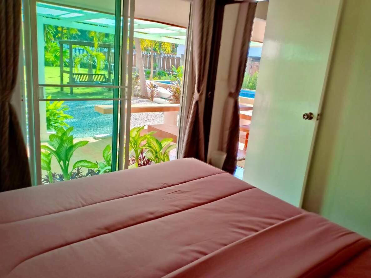 Nicha Pool Villa HHQ