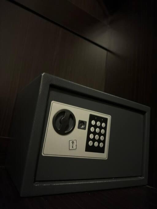 350 Meter 7th Floor, One Bedroom *