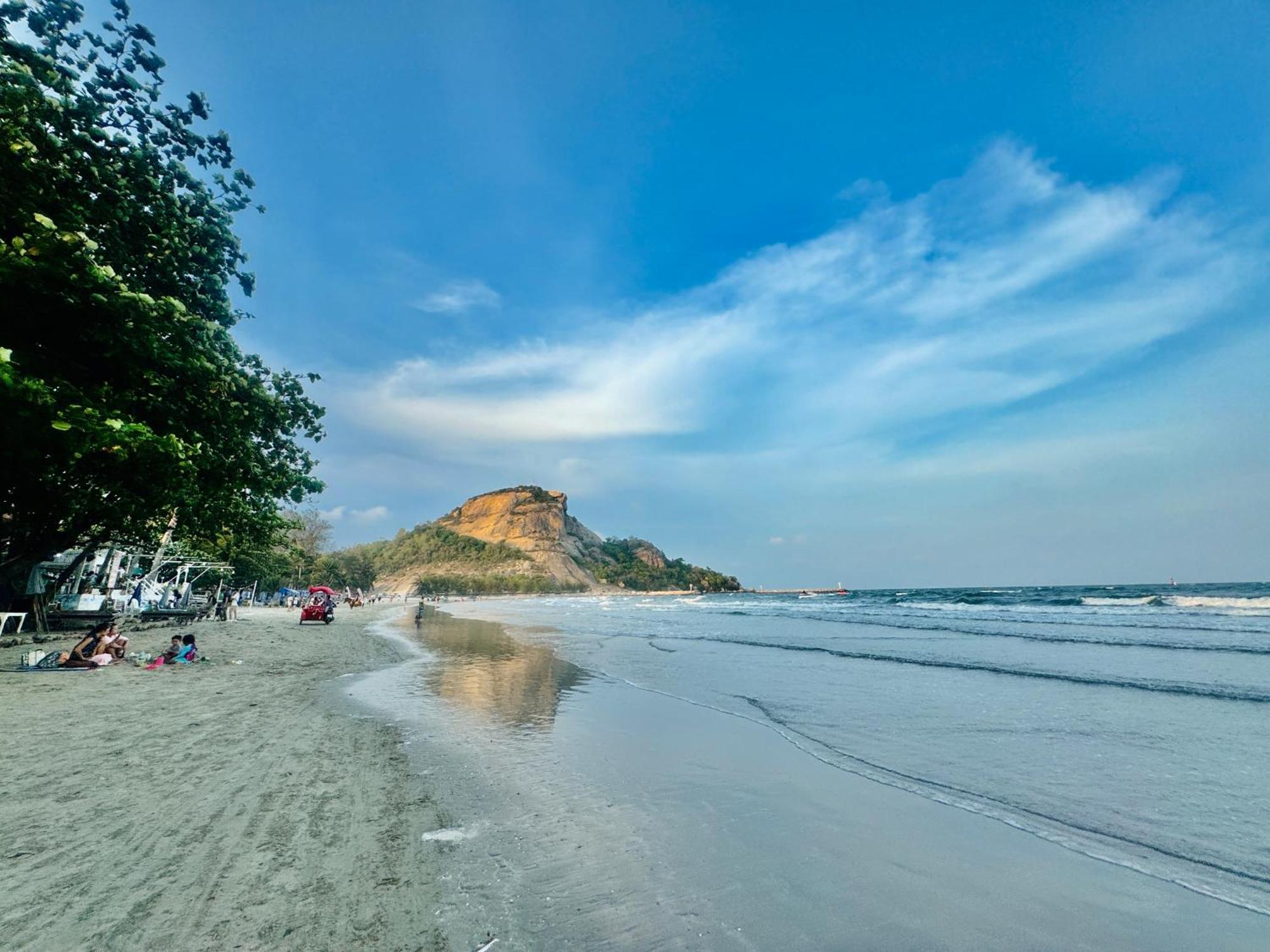 Apartment Sea&mountain View,5 Mins Walk To Famous With King Size Bed Hua Hin