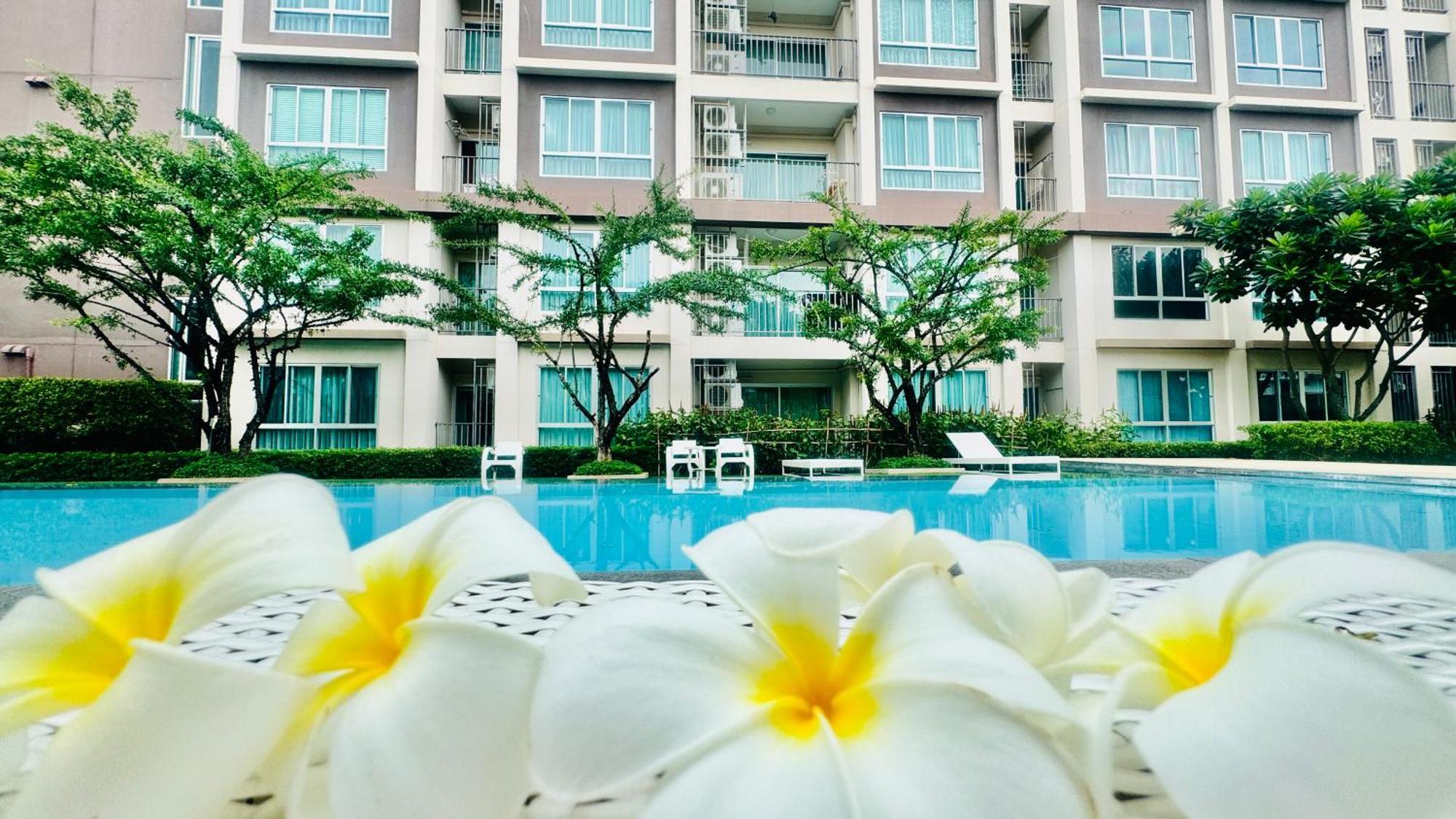Sea&mountain View,5 Mins Walk To Famous With King Size Bed Apartment Hua Hin