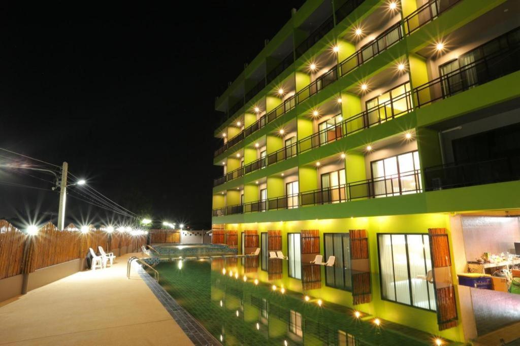 Bullkool Pool Hotel 3*