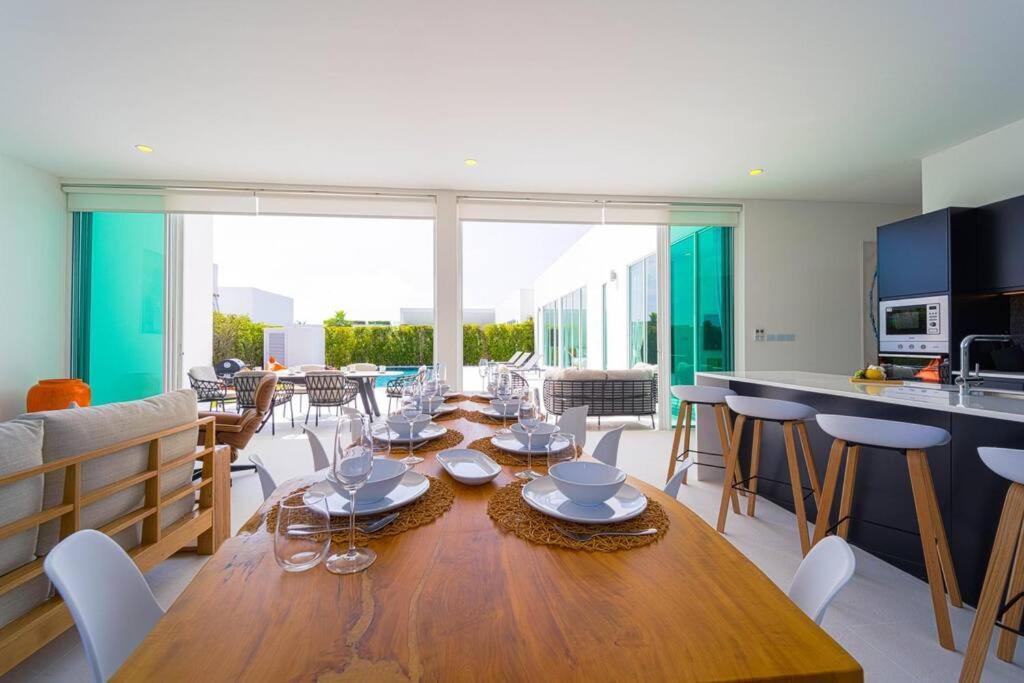 Vakantiehuis Modern 4 Bed Private Pool - Kh-b6