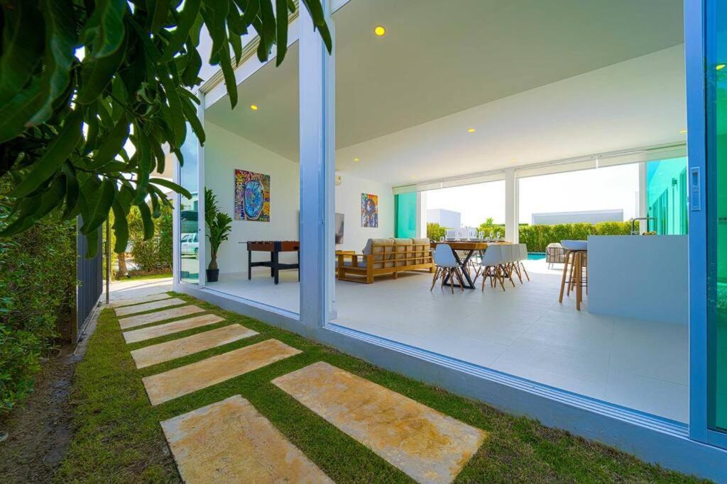 Vakantiehuis Modern 4 Bed Private Pool - Kh-b6