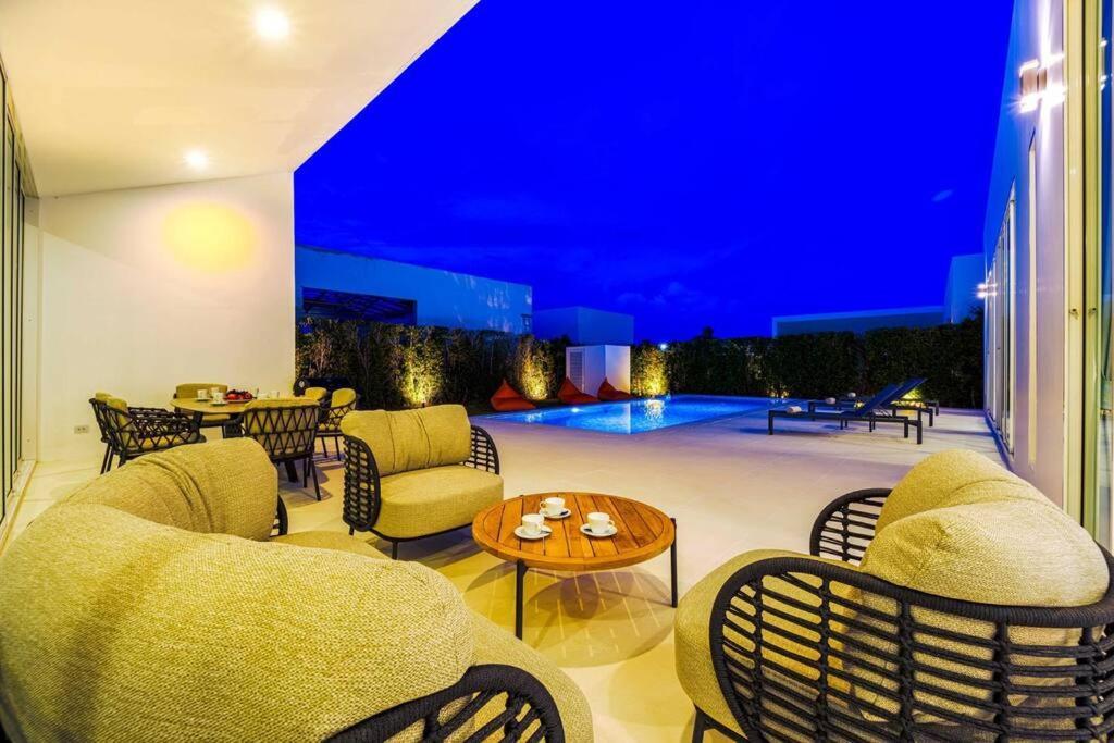 Vakantiehuis Modern 4 Bed Private Pool - Kh-b6 *