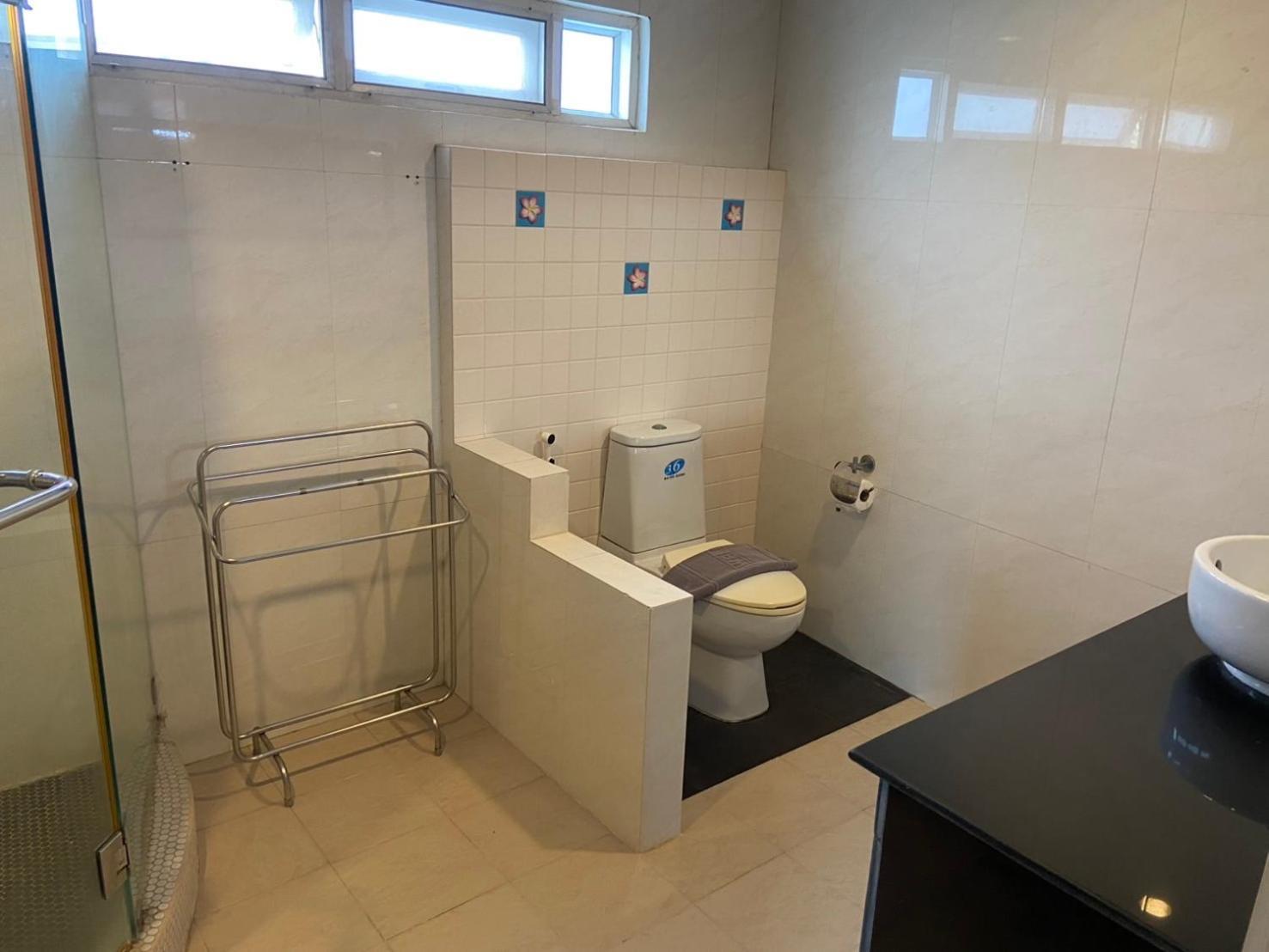 Hotel White - Sha Certified 2*