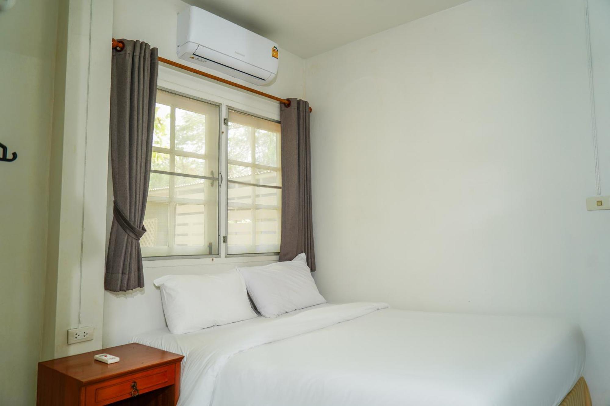 Luna Hut Resort 3*
