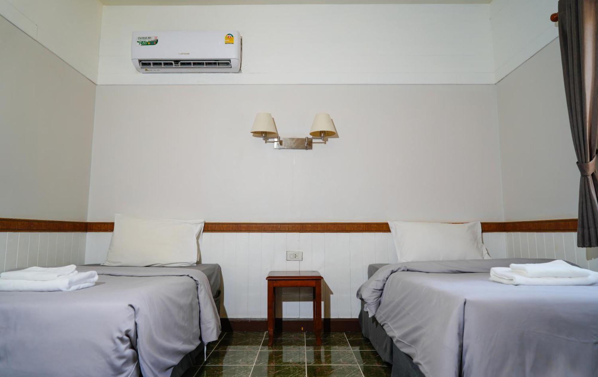 Luna Hut Resort Hua Hin