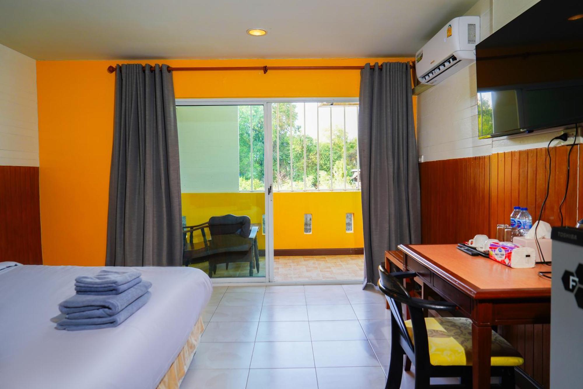 Luna Hut Resort Hua Hin
