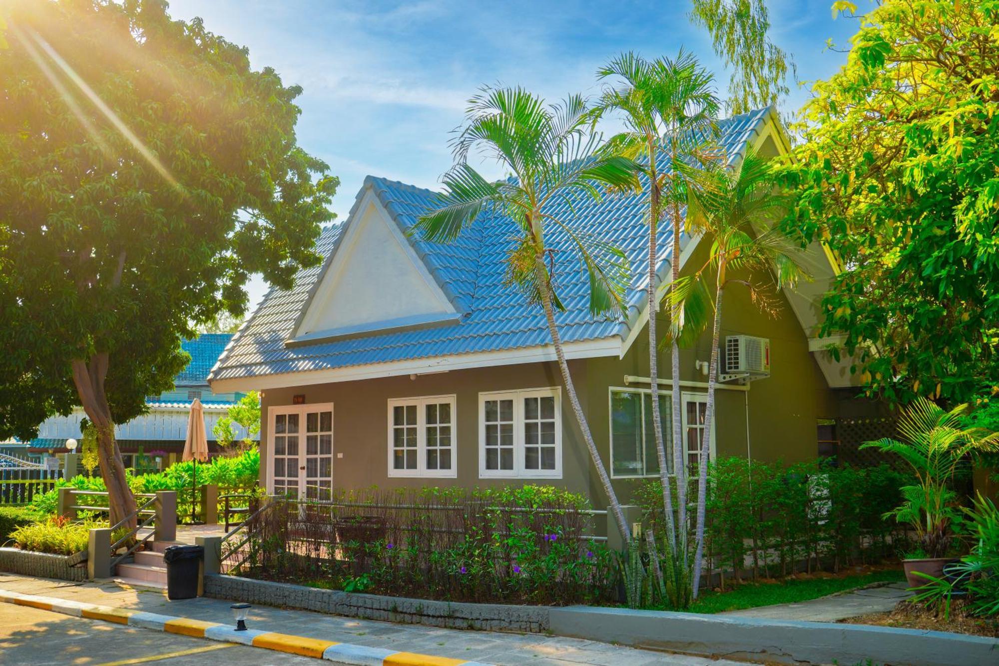 Resort Luna Hut
