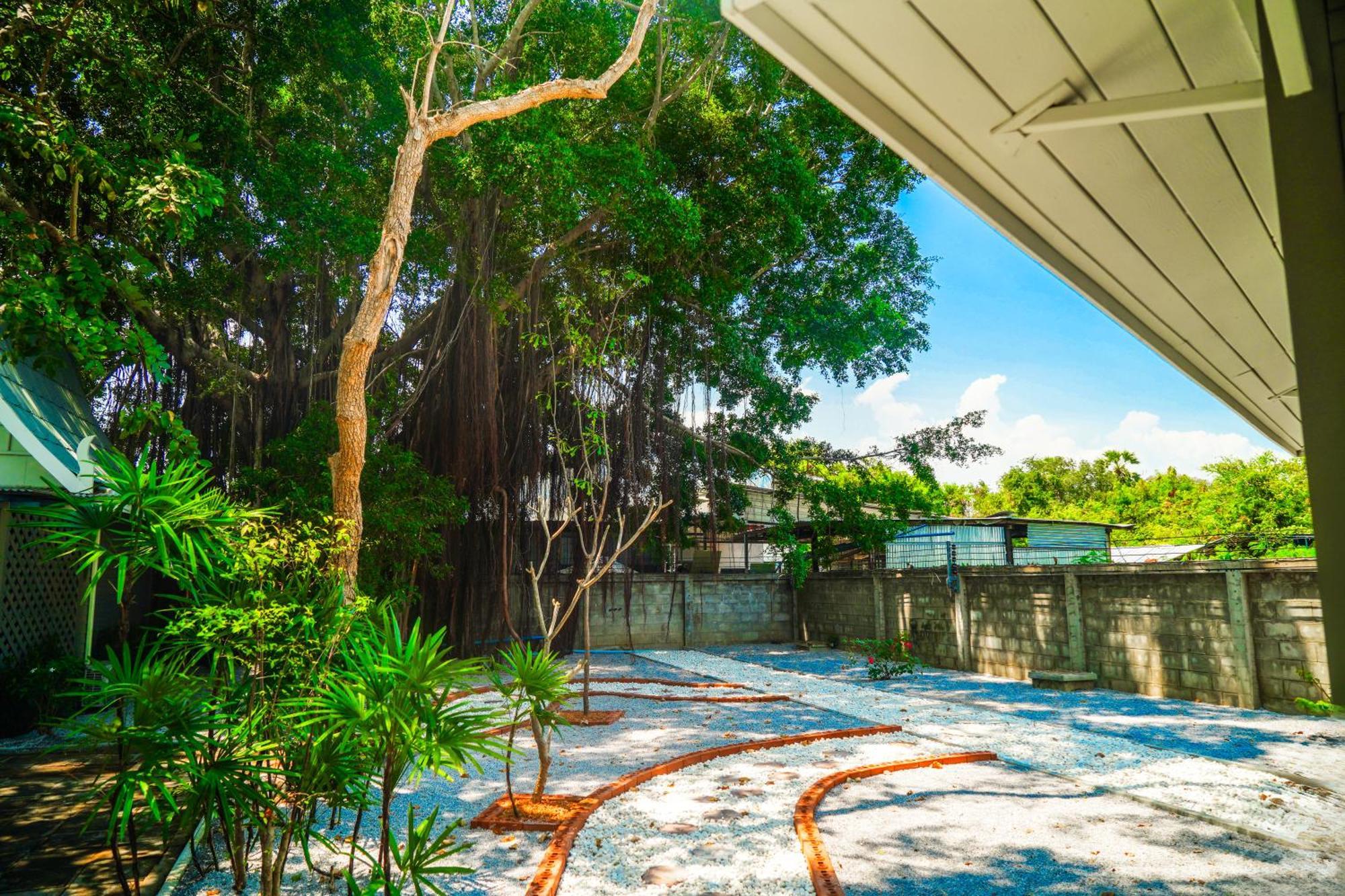 Luna Hut Resort Hua Hin