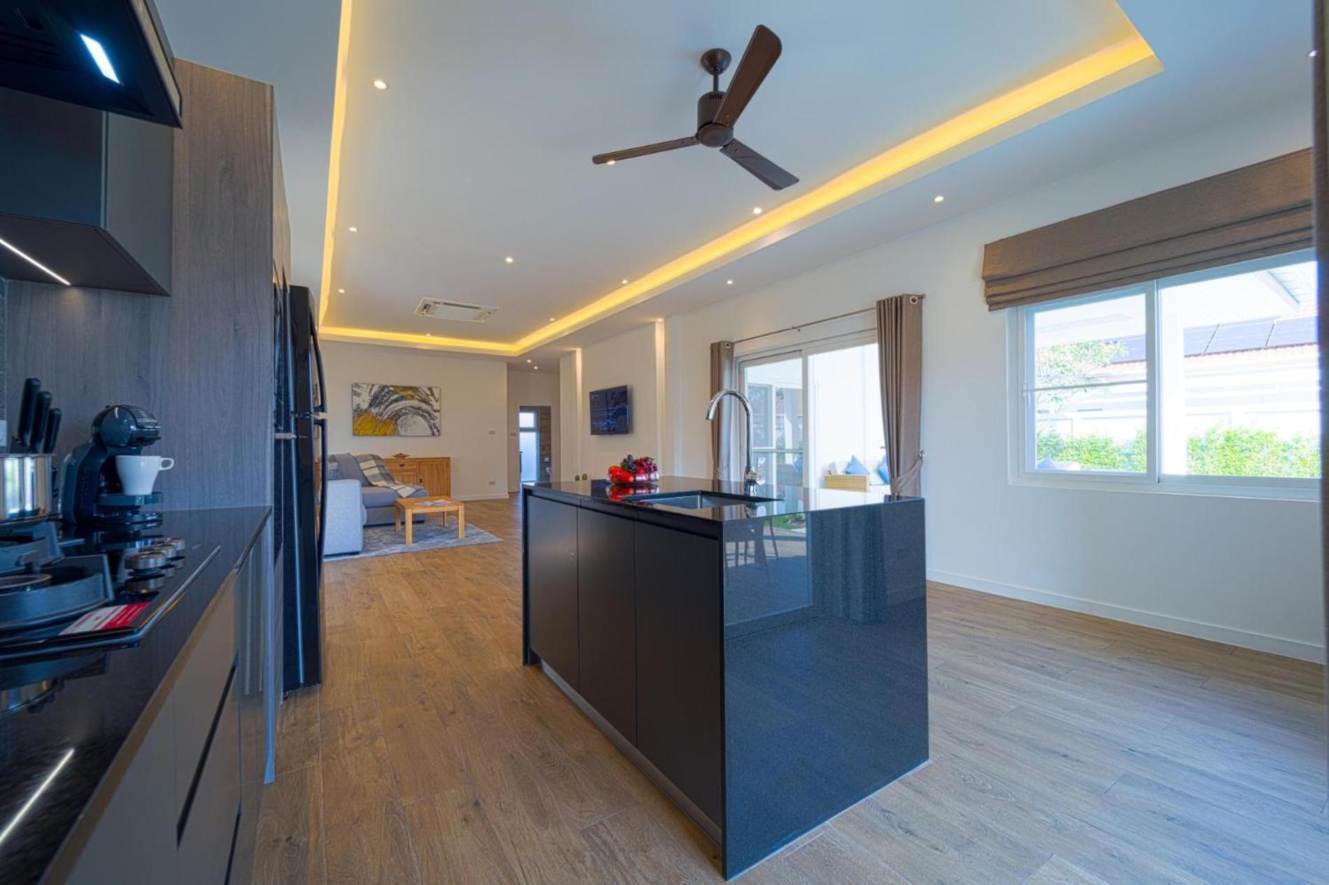 Brand-new Modern 3-bedroom - Mb20 * Hua Hin