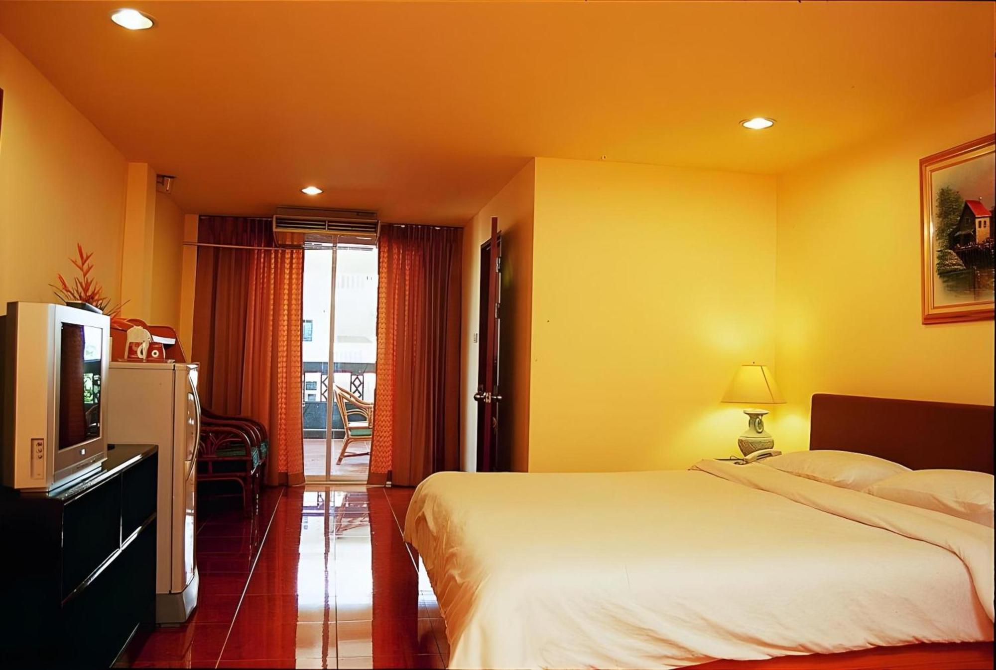 Highway Hotel