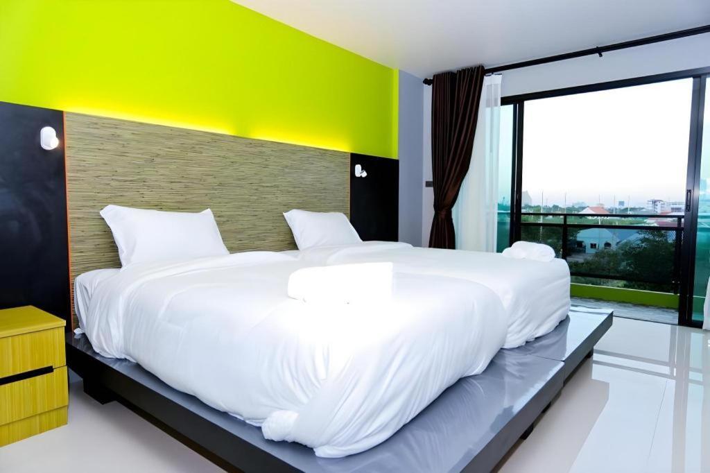 Hotel Bullkool Pool Hua Hin