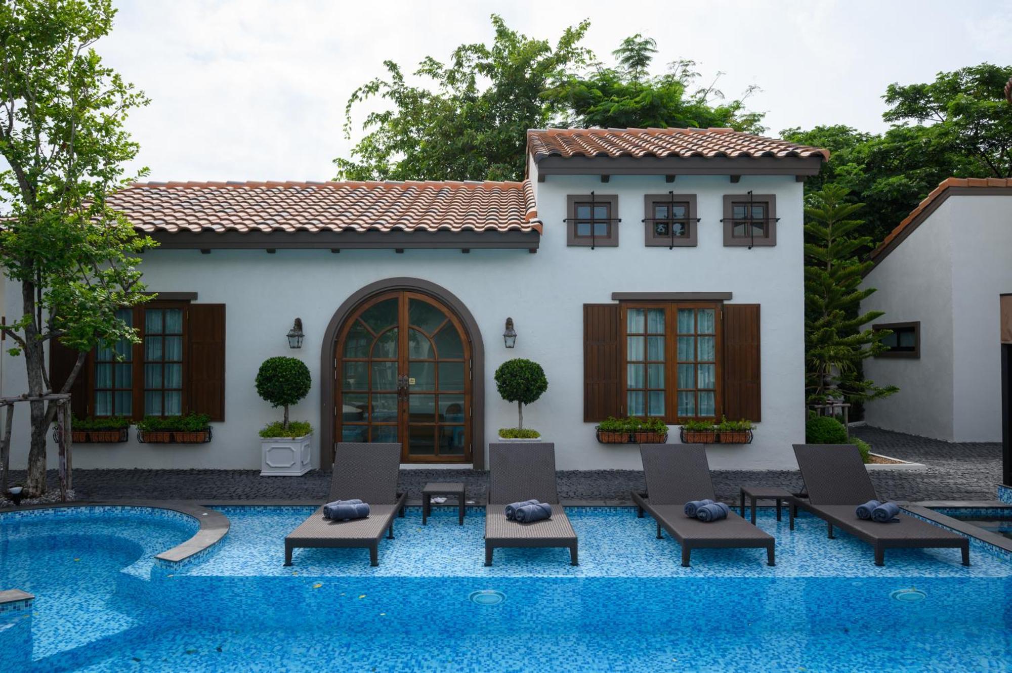 Seville Hua Hin