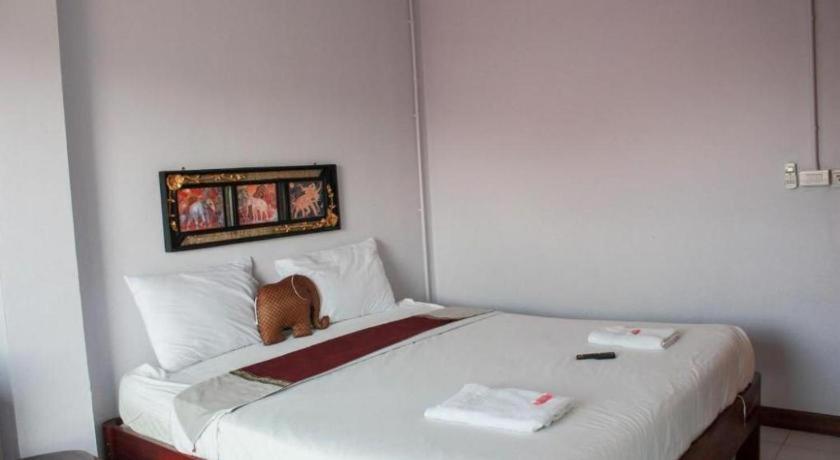 Hotel Baan Taklom Chomtalay 2*