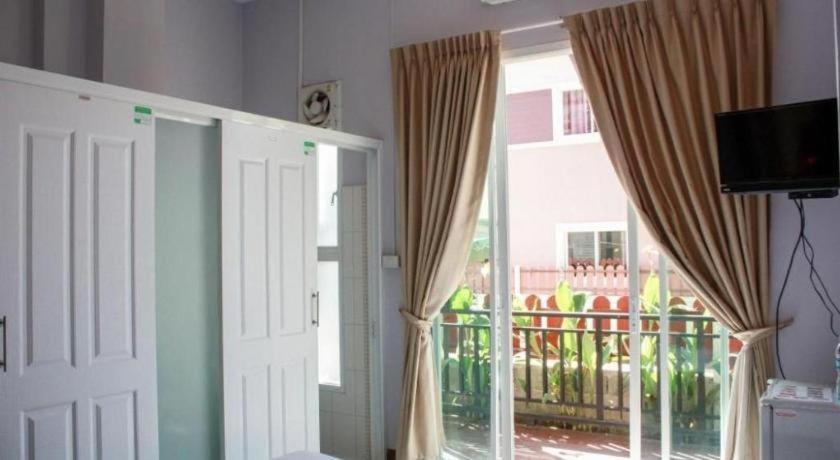 Hotel Baan Taklom Chomtalay 2*