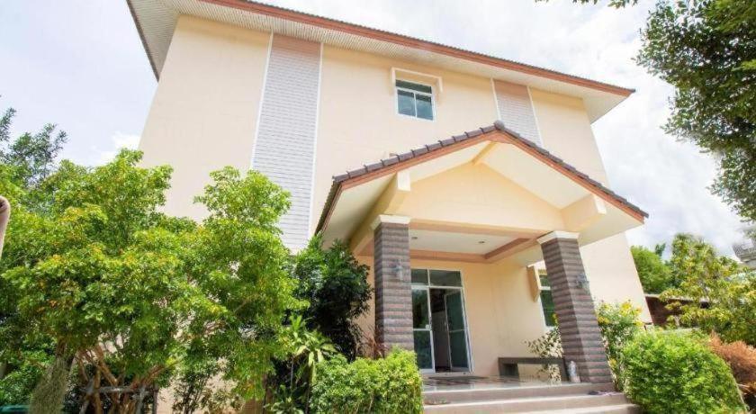 Hotel Oyo 904 Mai Thai Place 2*