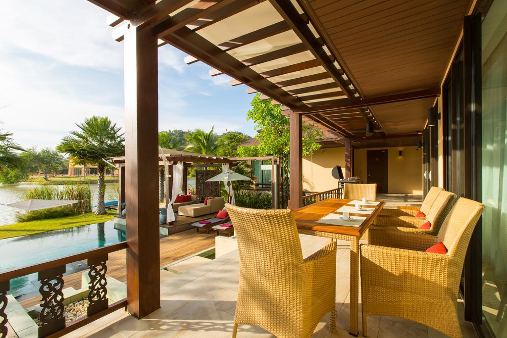 Dasiri Lakefront Biệt thự