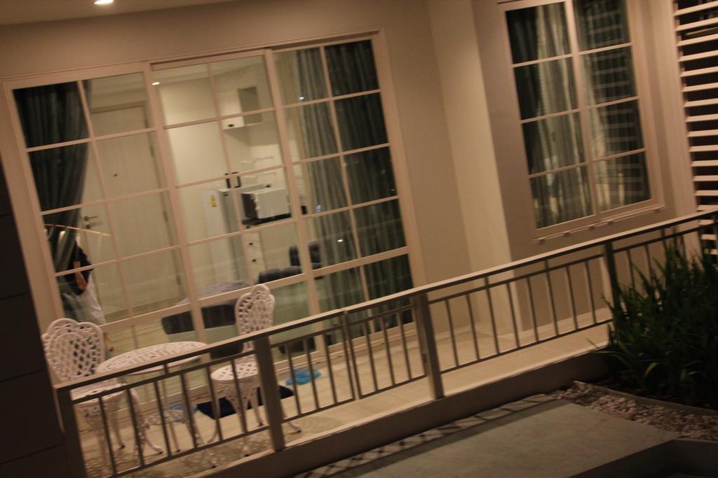 Apartment Summer By Sirirat