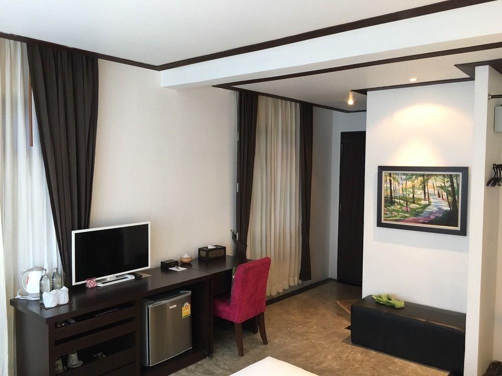 The Herbs Hotel HHQ