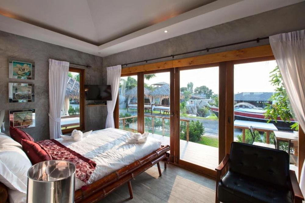 Electric Mango Luxury Resort