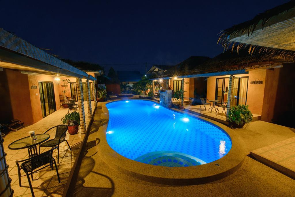 Hotel Panisara Pool 2*
