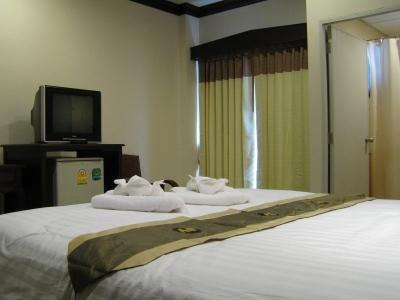 Narawan Hotel, Hotel