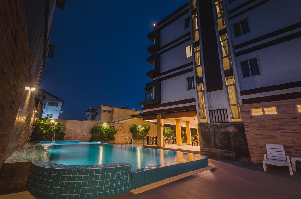 Th Hotel
