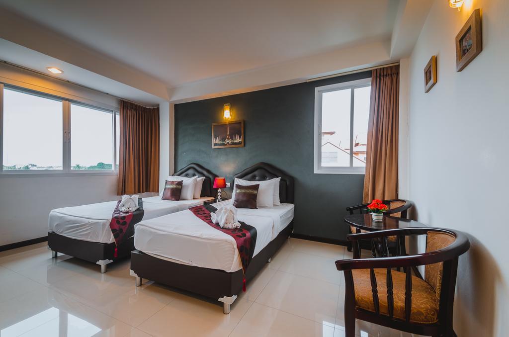 Th Hotel