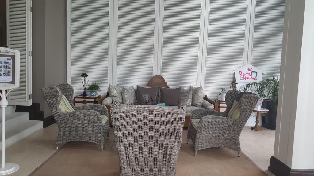 Pool Access 2 Bedrooms Autumn A116