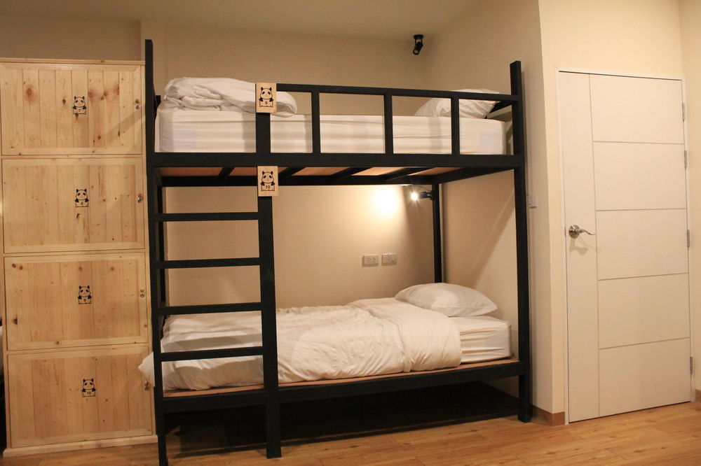 Mad Panda Hostel *