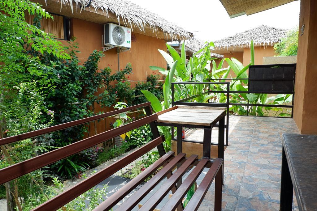 Hotel Panisara Pool 2*