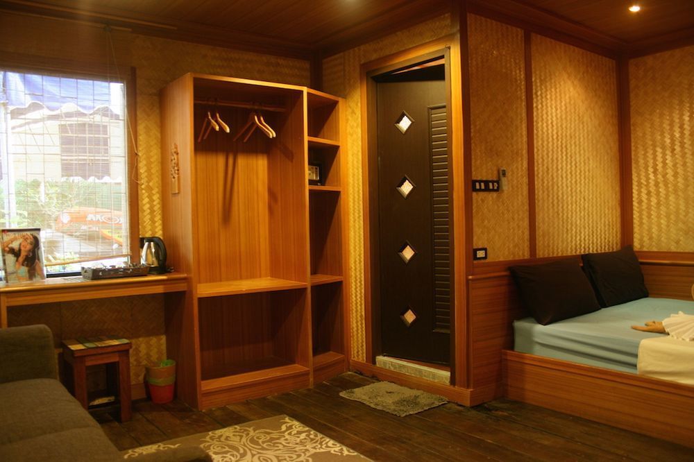Sukkasem Guest house 2*
