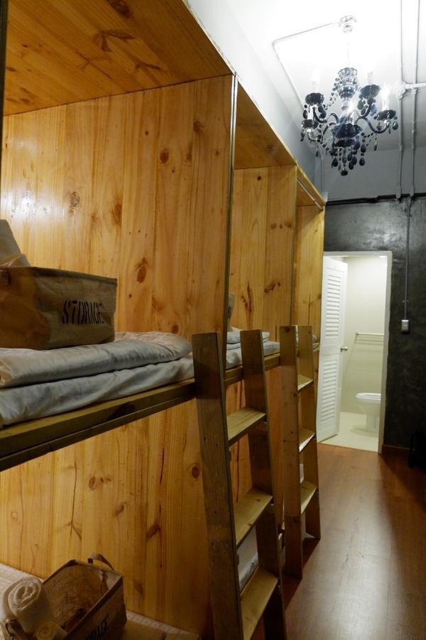 M.j. Gallery Poshtel *