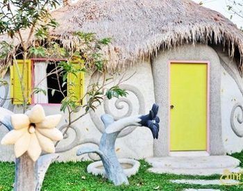 Hotel Naidee Sculptured Huts Hua Hin