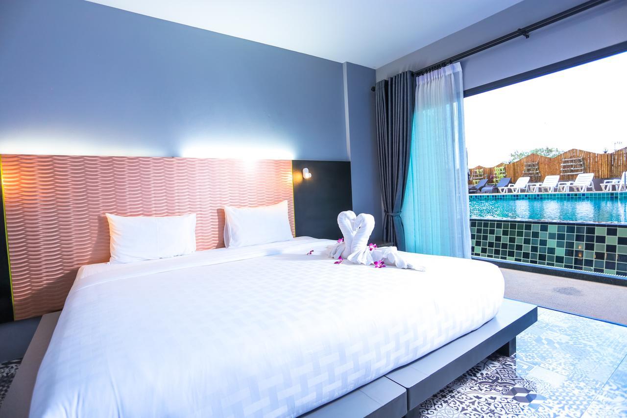Bullkool Pool Hotel 3*