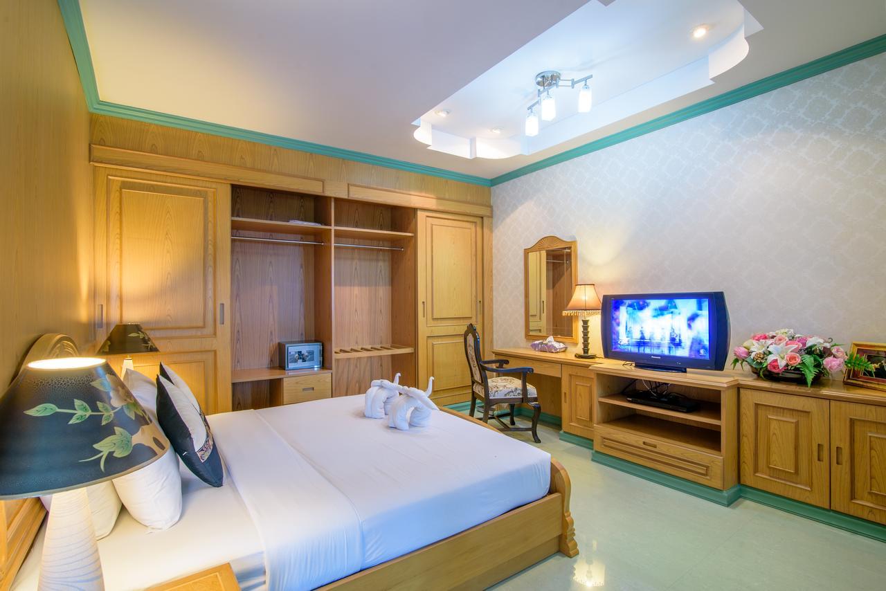 Condotel & Taweeporn