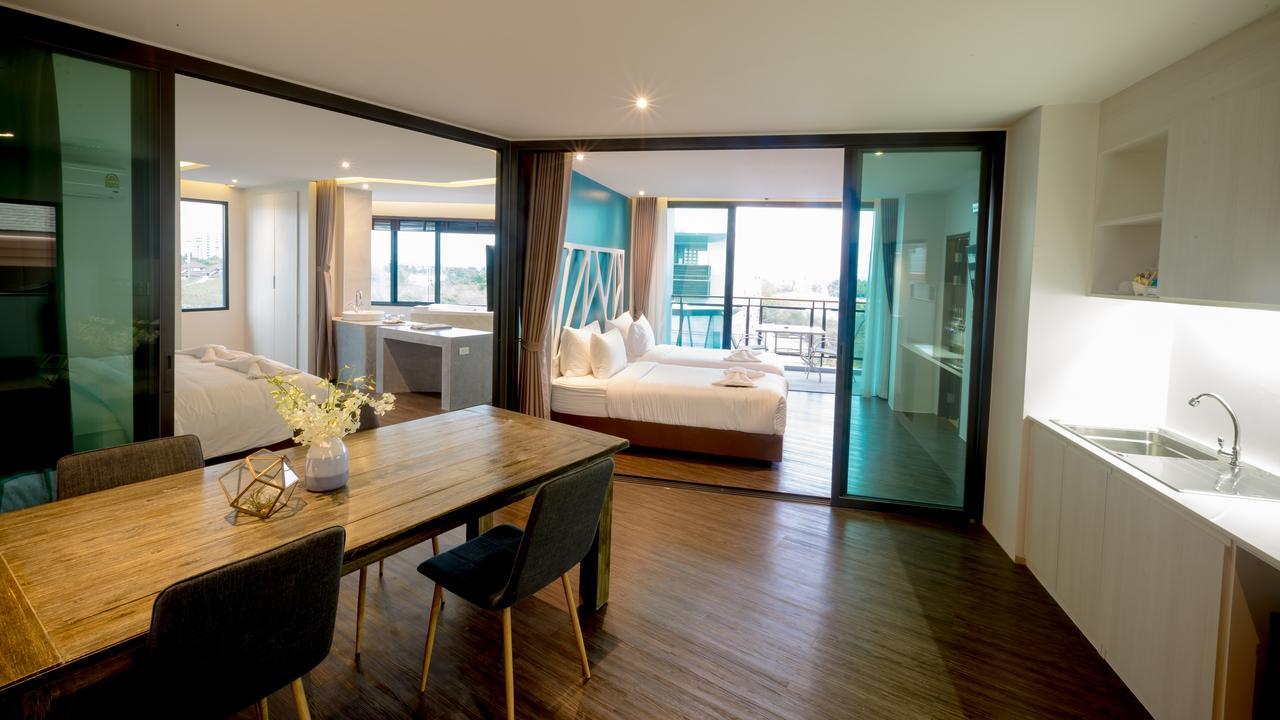 Whale - Sha Hotel
