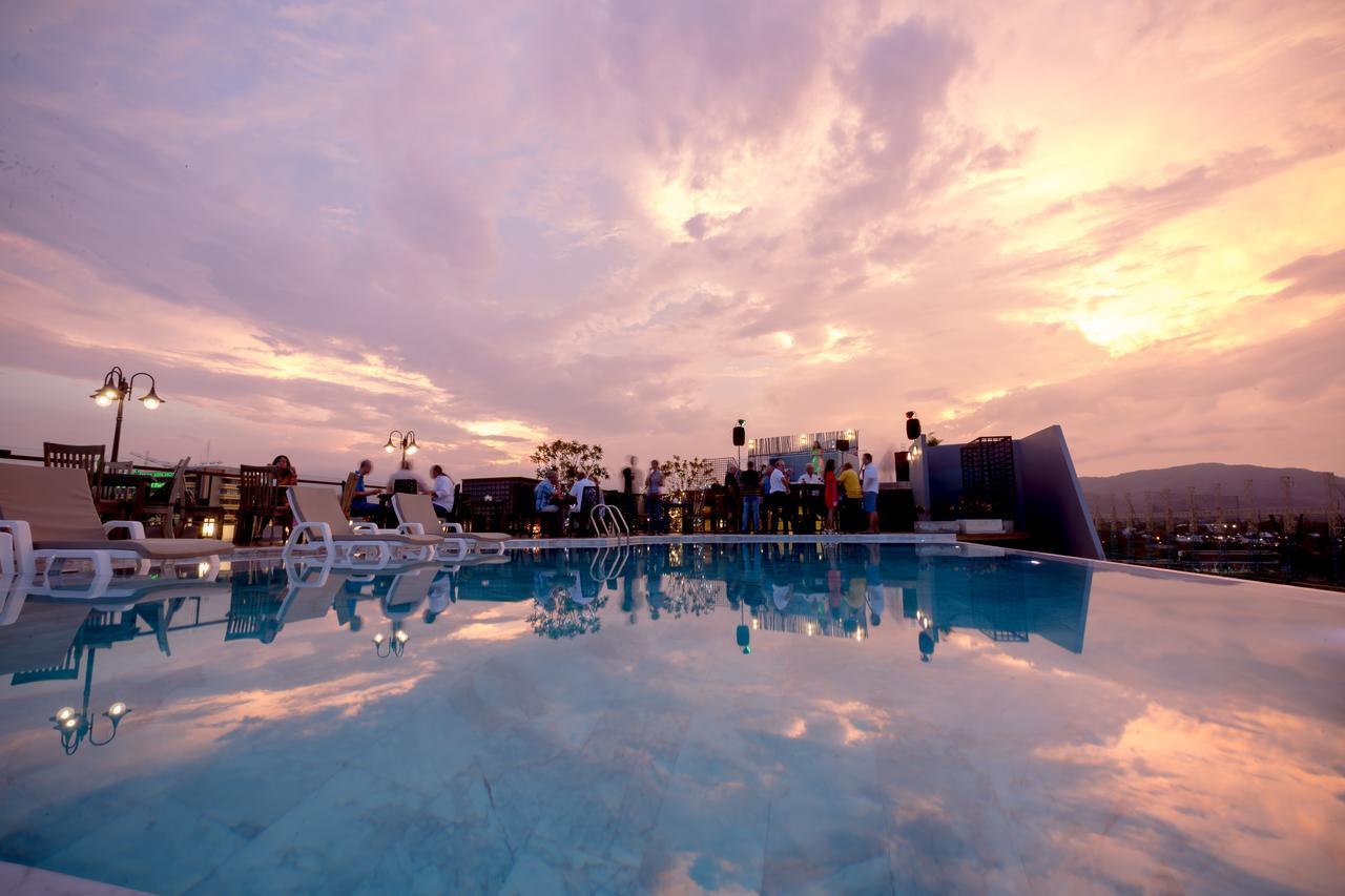 Hotel Whale - Sha 4*