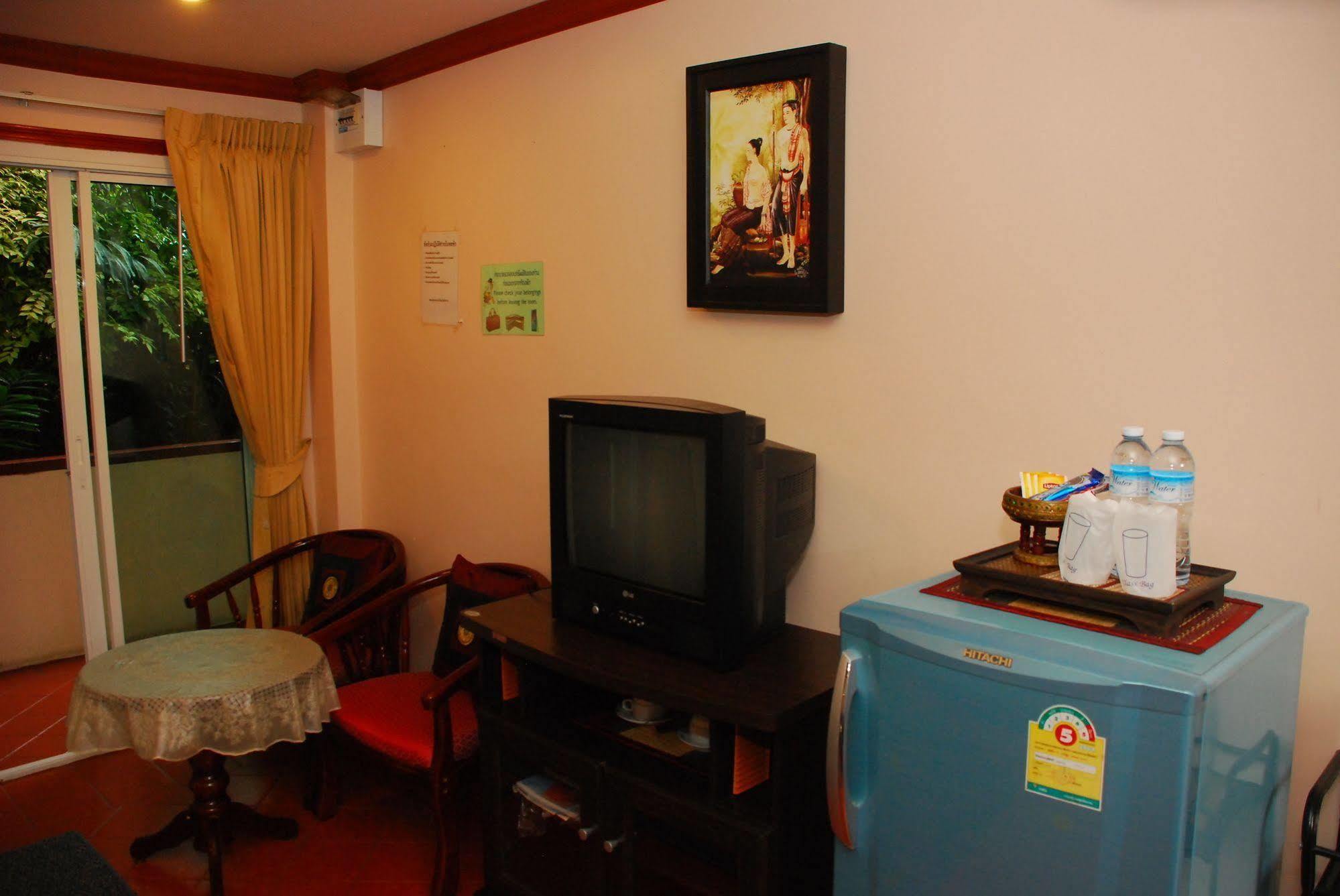 The Phen House 3*