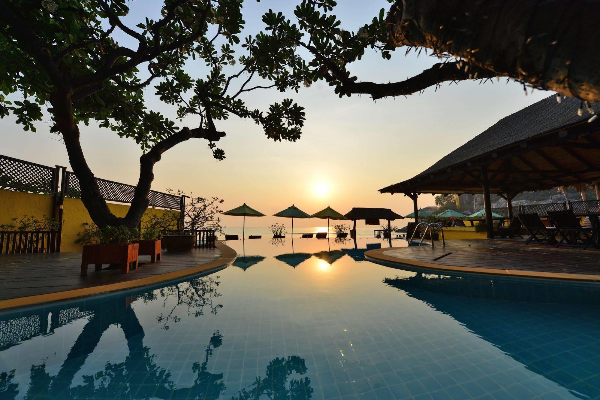 Davinia Hua Hin