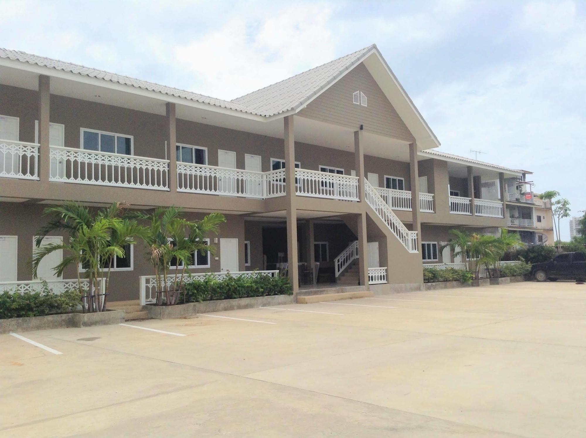 Highway Hotel Hotel