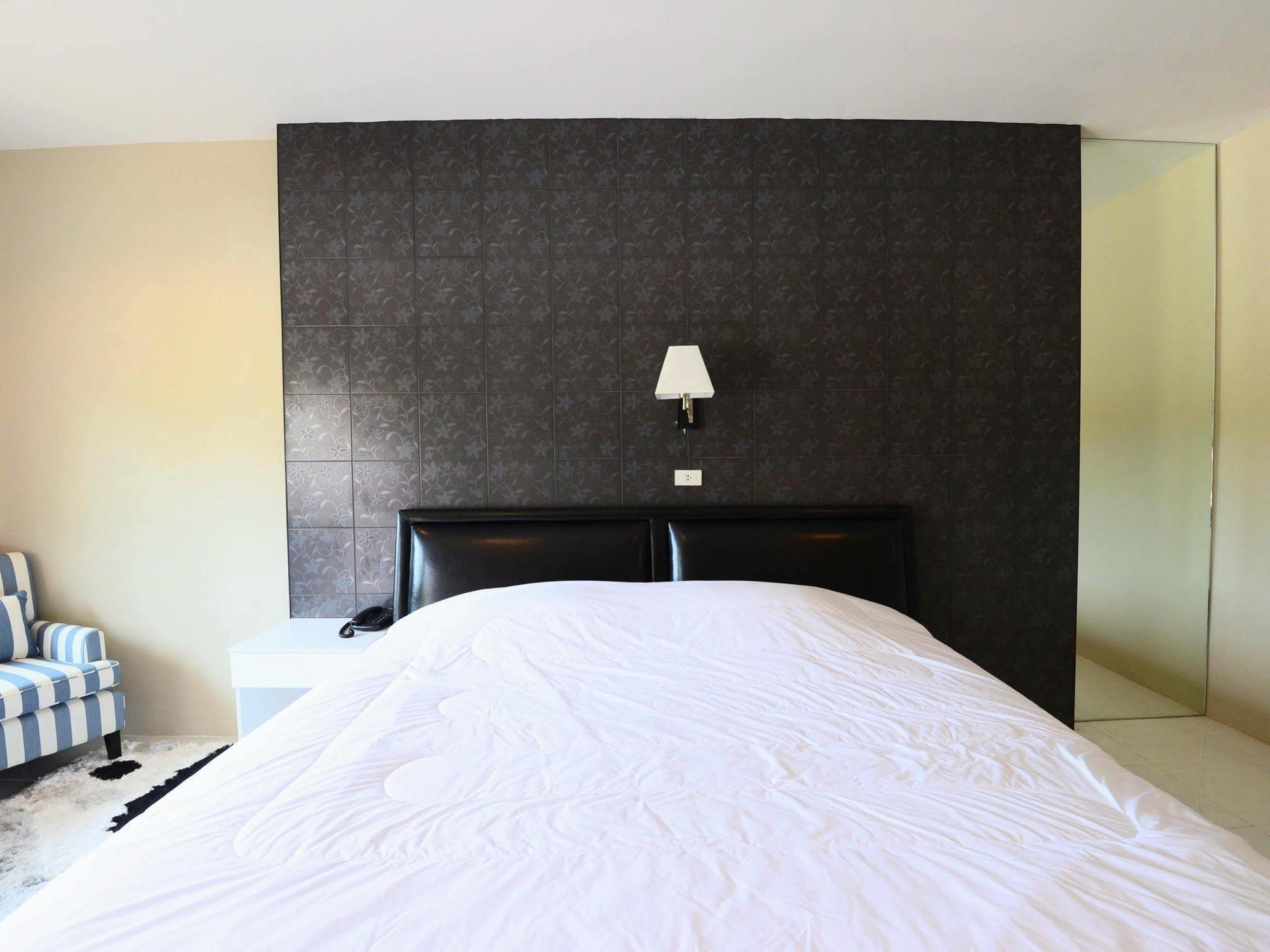 Highway Hotel Hotel 3*