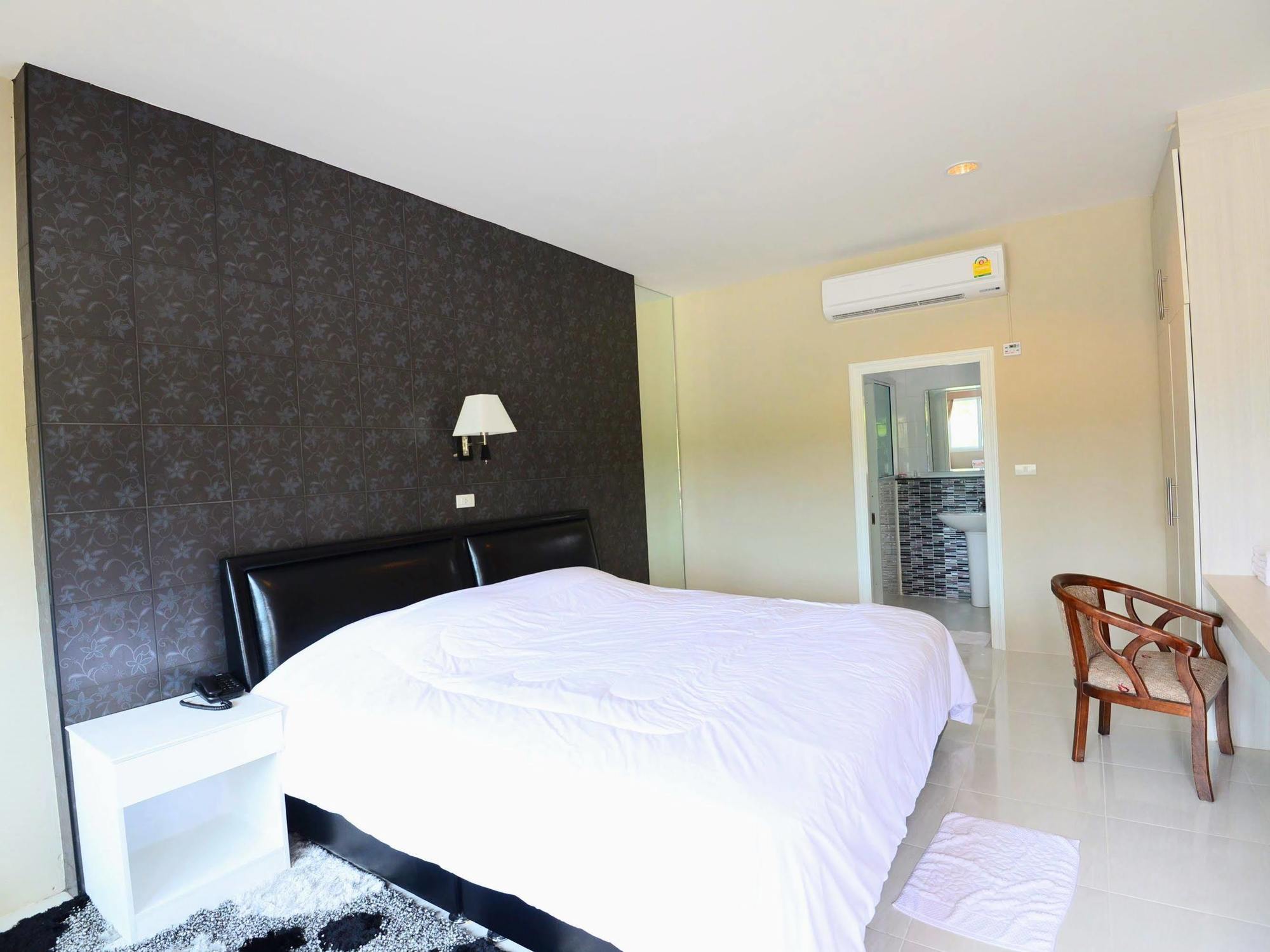 Highway Hotel Hotel 3*