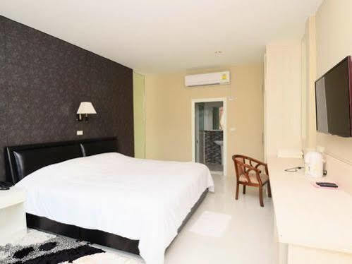 Highway Hotel 3*