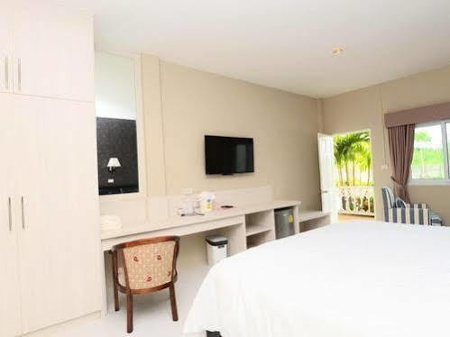 Highway Hotel 3*