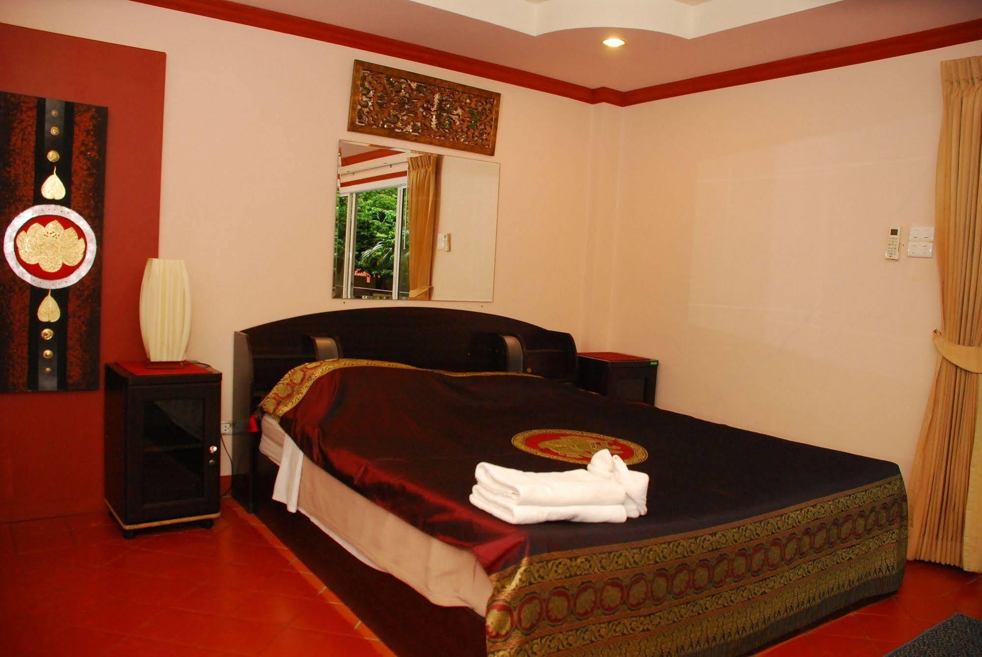 The Phen House 3*