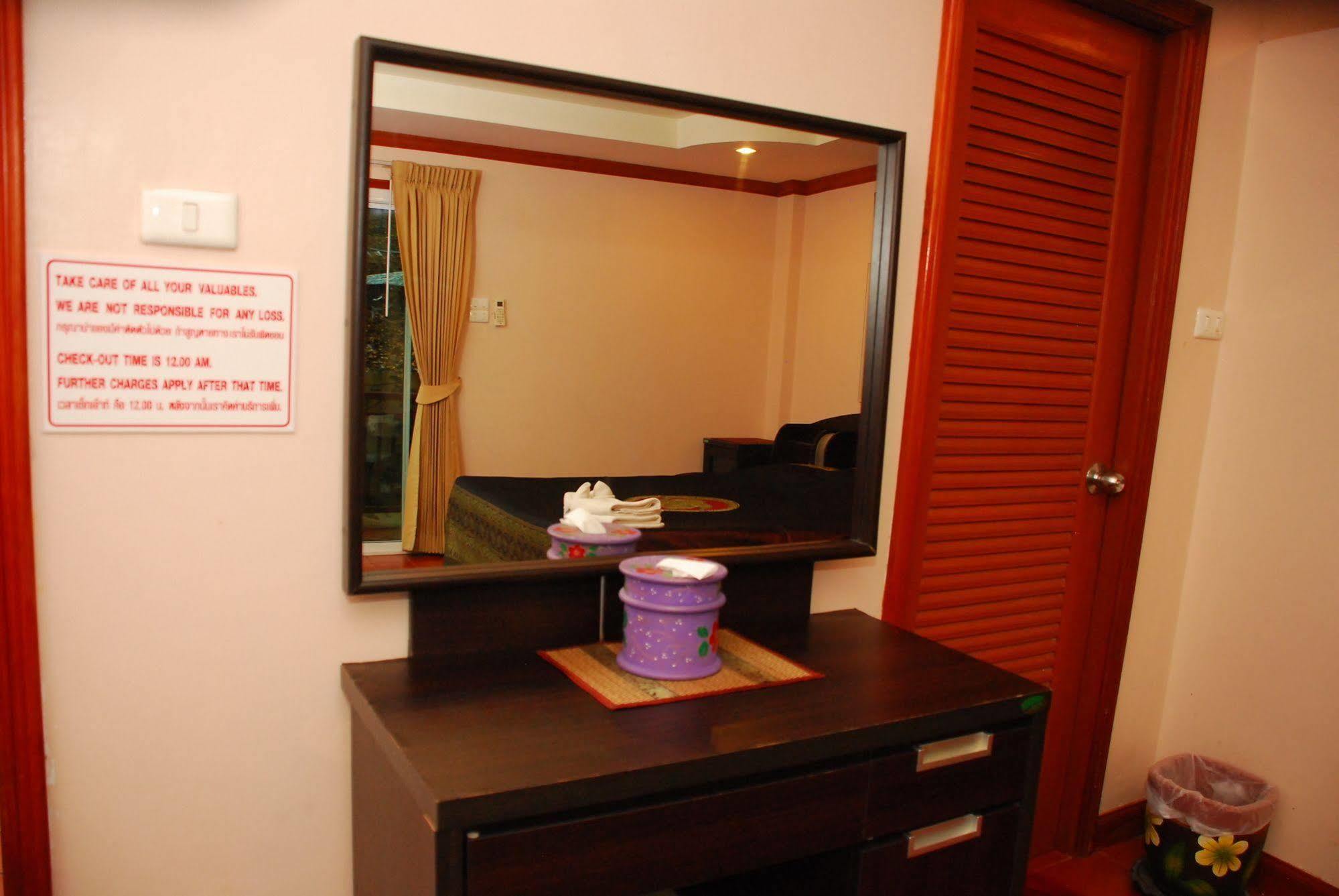 The Phen House 3*
