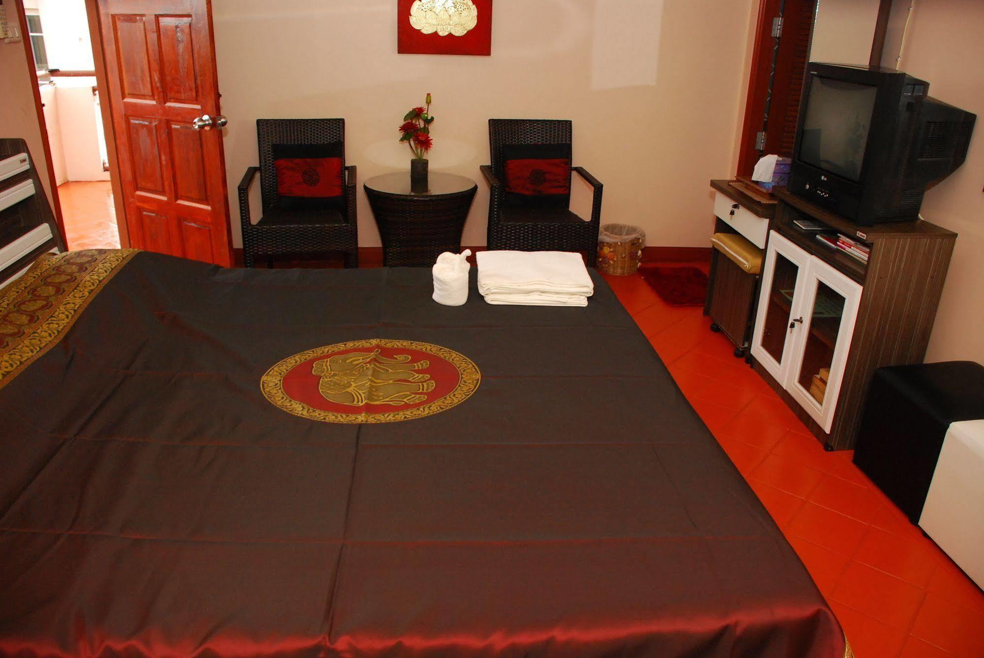 Hotel The Phen House 3*